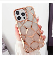 Carica l&#39;immagine nel visualizzatore di Gallery, 3D Geometric iPhone Case
