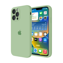 Ladda upp bild till gallerivisning, Étui en silicone pour protection d&#39;appareil photo pour iPhone (vert matcha) 
