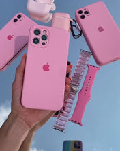 Afbeelding in Gallery-weergave laden, iPhone Siliconen Hoesje met Camerabescherming (ROZE PINK)
